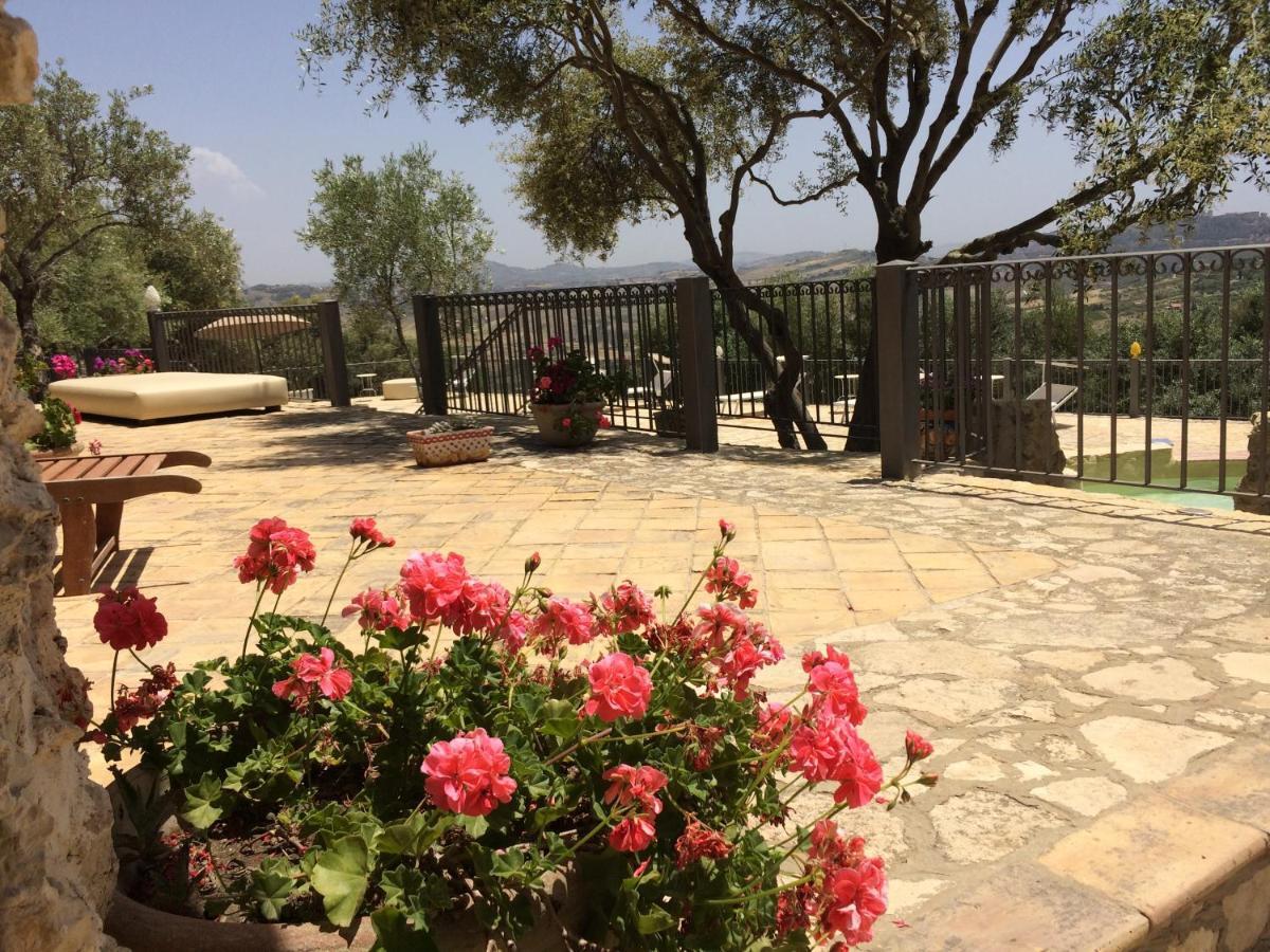 Villa Agriturismo Roba Degli Ulivi à Agrigente Extérieur photo
